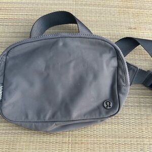 lululemon Everywhere Belt Bag Large GREY